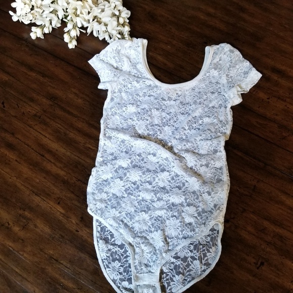 Zenana Outfitters Tops - Zenana Outfitters White Lace Bodysuit size Medium